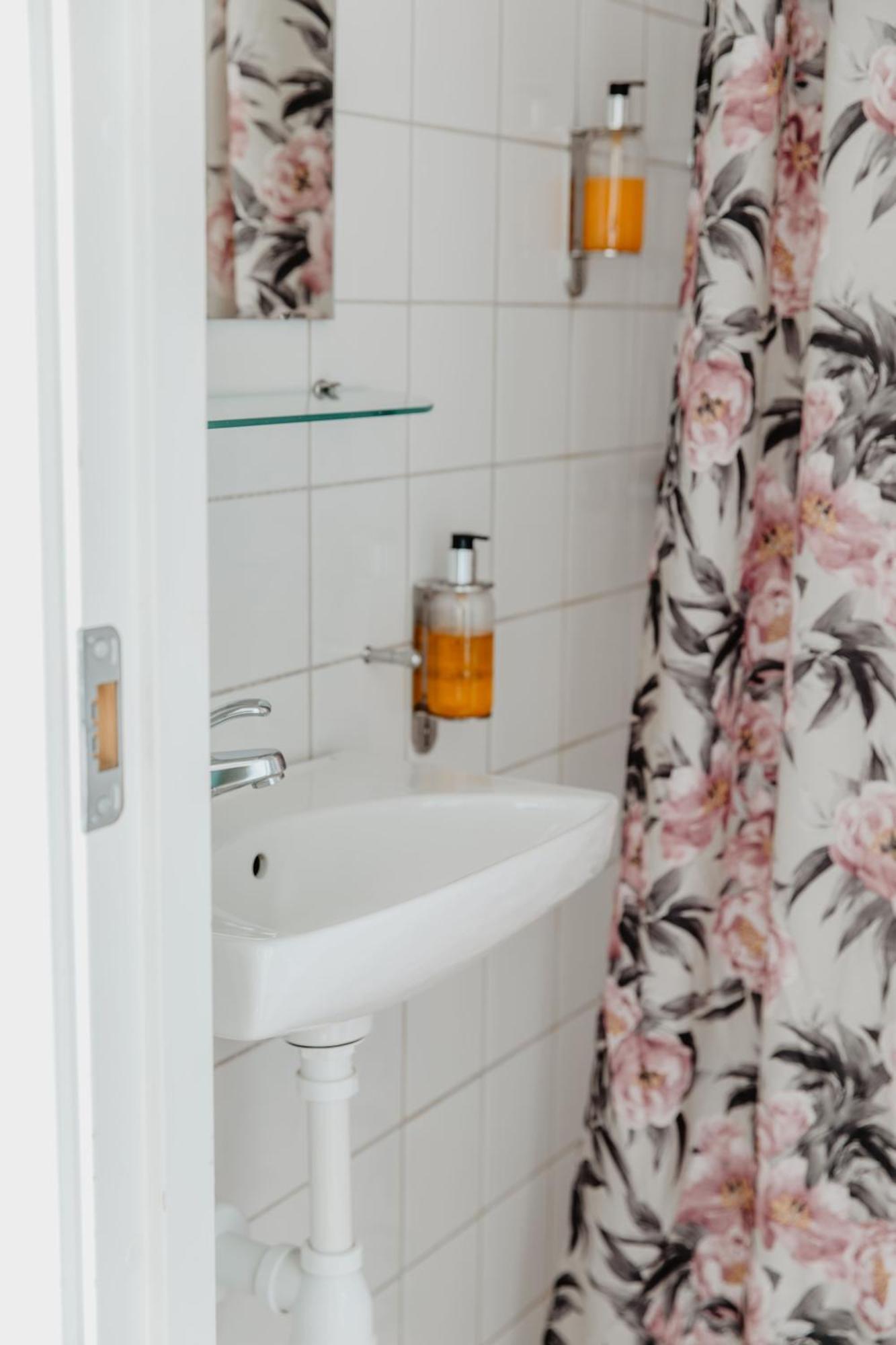 Slottsparken Motel Huskvarna Ngoại thất bức ảnh