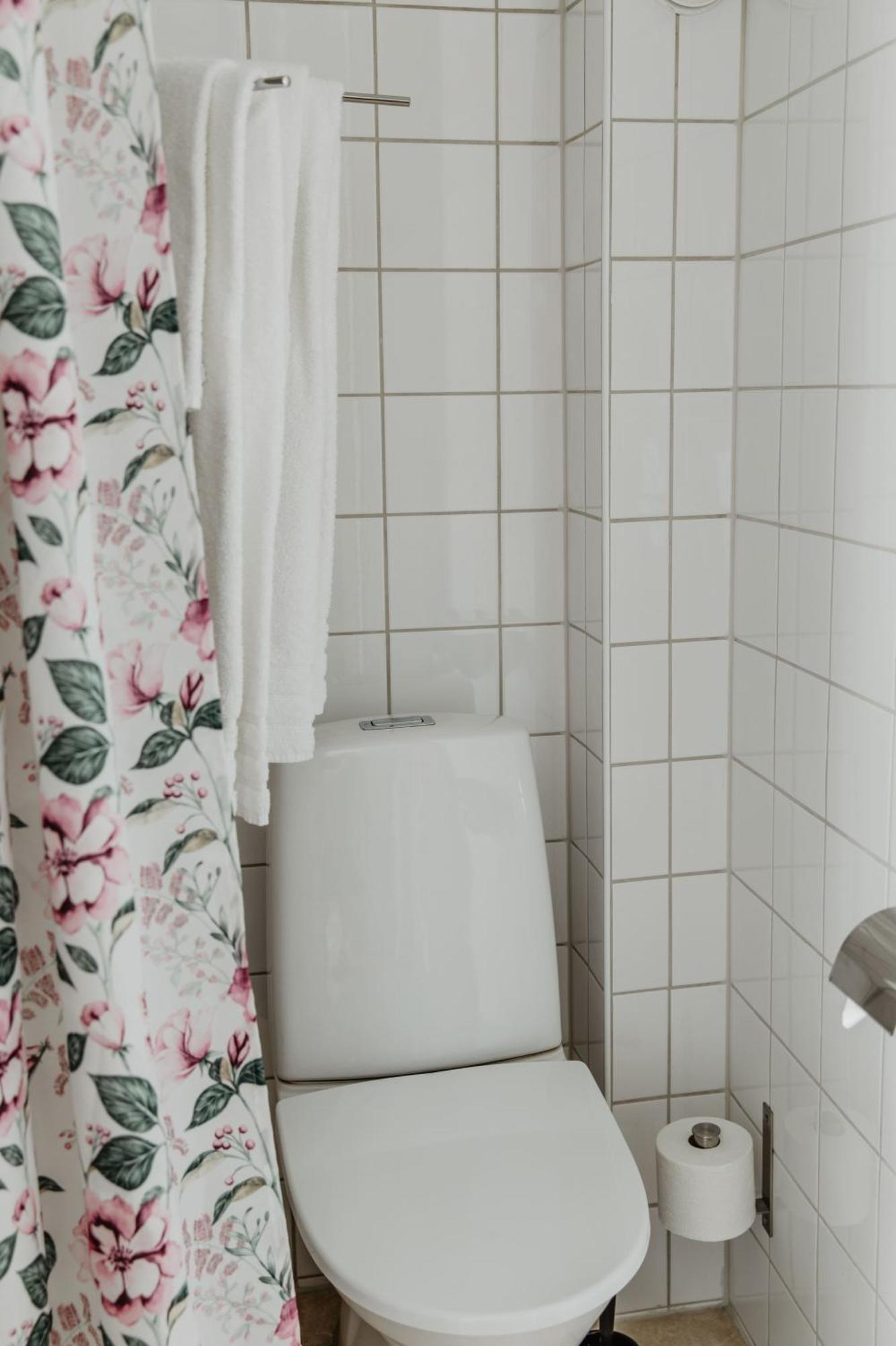 Slottsparken Motel Huskvarna Ngoại thất bức ảnh